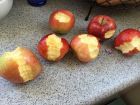Опитах ябълките, вкусни са...  Снимка: instagram.com/kidsaretheworst/